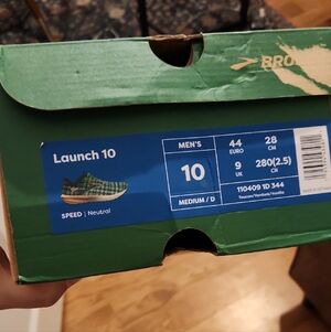 Brooks Launch 10 Men's Sneakers in Green and White